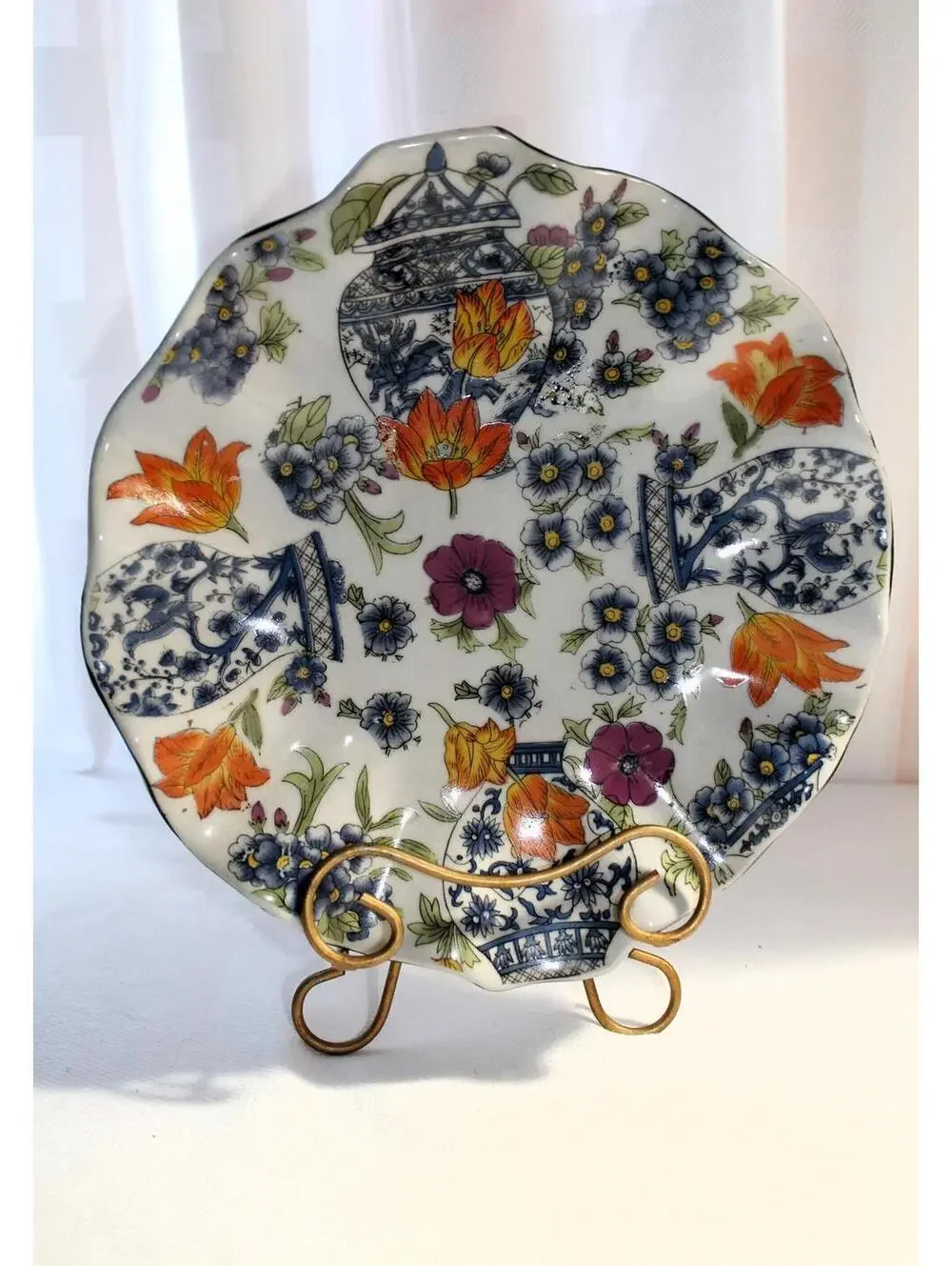 Vintage Hand Painted Chinese Fluted Plate with Crackle Glaze, 10